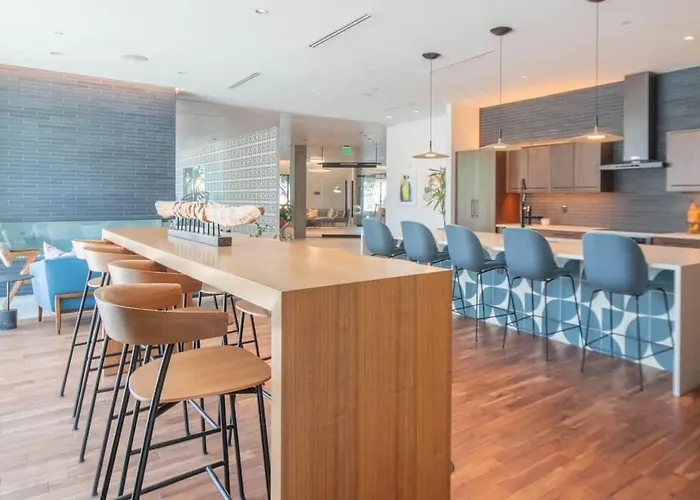 Stunning 1bd - Pool, Gym, Parking, W-d - Sleeps 4 Apartamento *