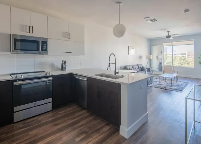 Stunning 1bd - Pool, Gym, Parking, W-d - Sleeps 4