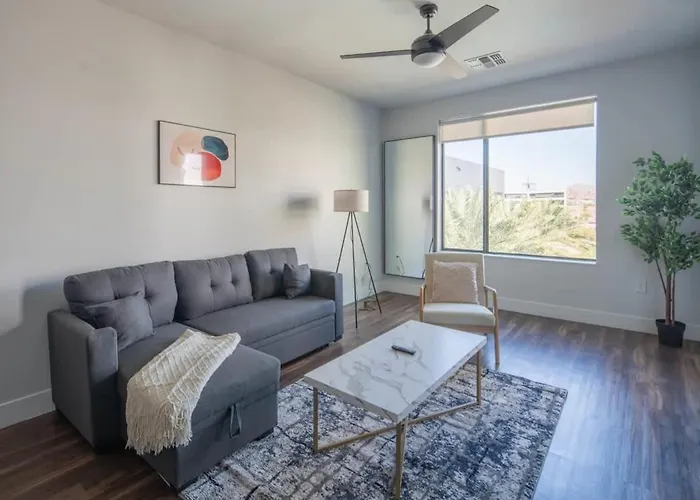 Apartment Stunning 1bd - Pool, Gym, Parking, W-d - Sleeps 4 *