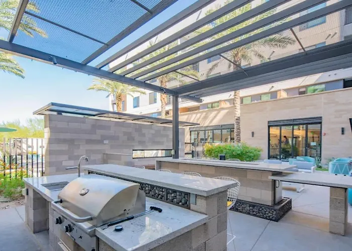 Stunning 1bd - Pool, Gym, Parking, W-d - Sleeps 4 Apartment *