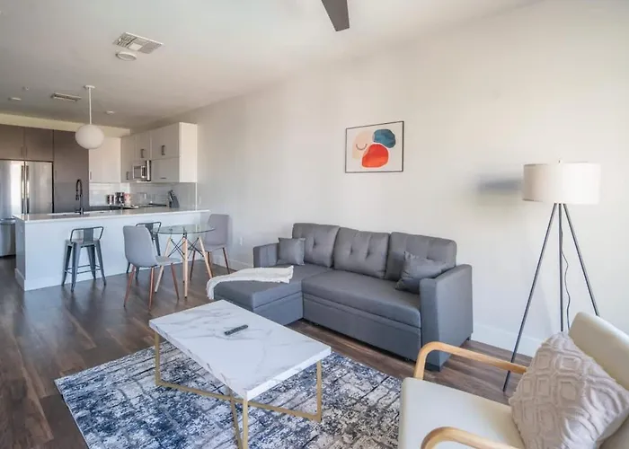 Apartment Stunning 1bd - Pool, Gym, Parking, W-d - Sleeps 4
