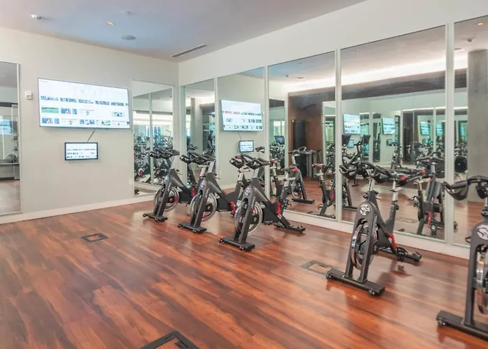 Apartamento Stunning 1bd - Pool, Gym, Parking, W-d - Sleeps 4 *