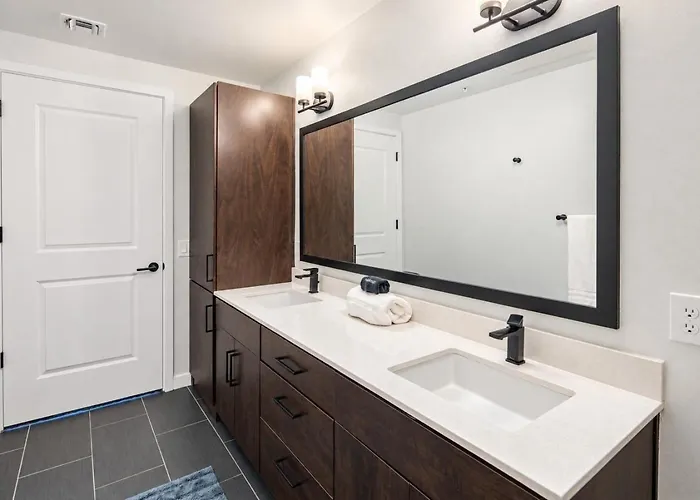 Stunning 1bd - Pool, Gym, Parking, W-d - Sleeps 4 * Tempe